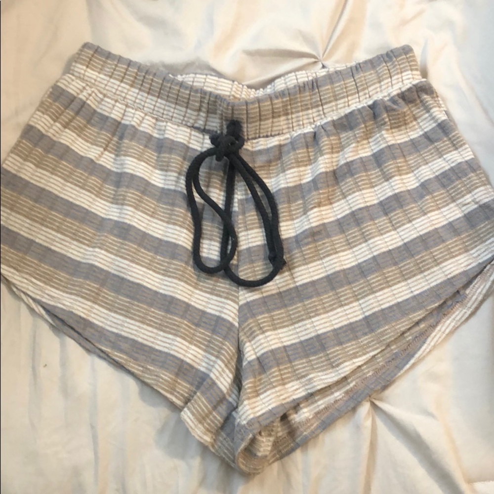 Neutral cloth shorts